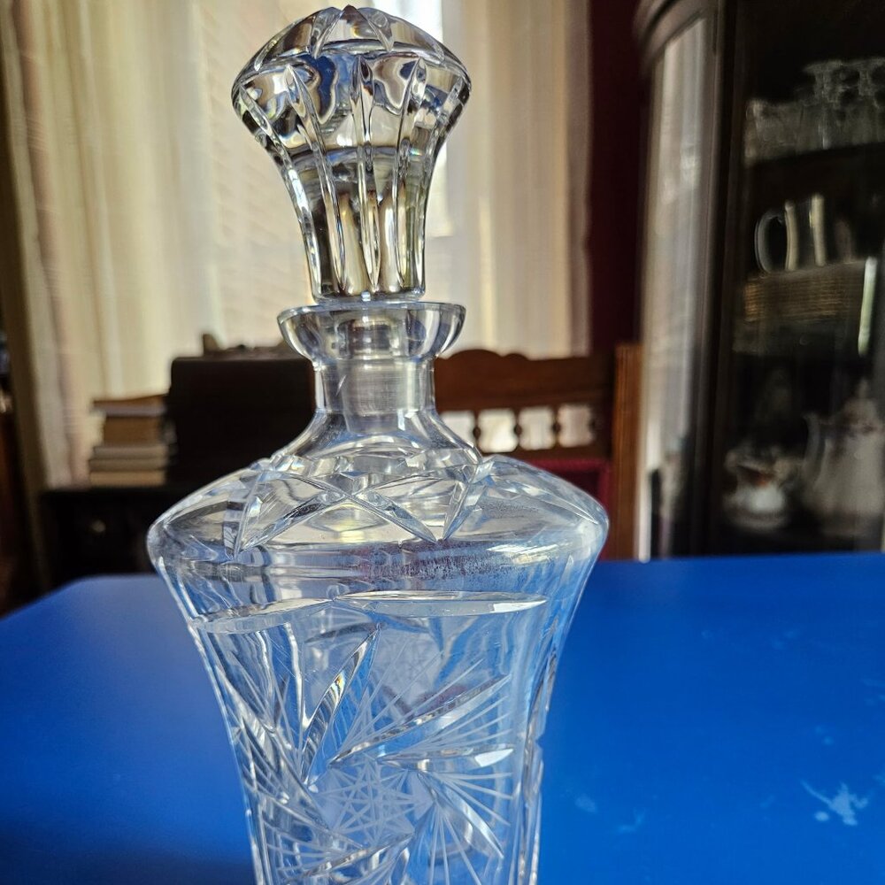 Pin Wheel Decanter 11inch